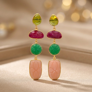 Boucles d'oreilles en laiton faites à la main avec pierres précieuses, boucles d'oreilles classiques Huggie, design géométrique, mode féminine - Product Image 2