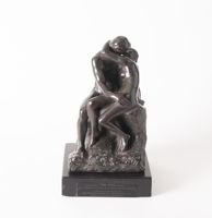Sculpture en bronze patiné vert en bronze coulé sur mesure de la statue du baiser Rodin