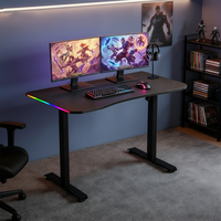 Bureau de jeu motorisé avec éclairage RGB intégré, finition mate, table électrique réglable en hauteur pour configuration de joueur professionnel