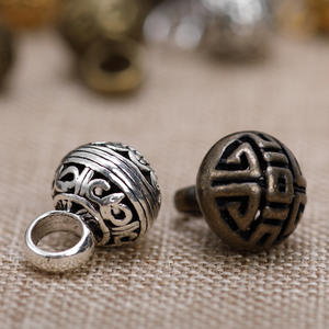 Buena calidad Qipao placa QQ Son Xiangyun patrón hueco Metal colgante redondo chino mano Hanfu botón - Product Image 2