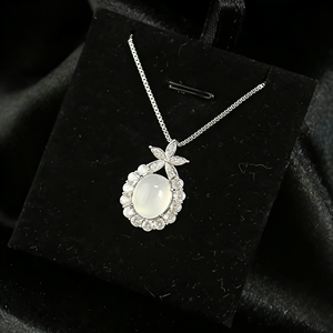 Collier en chalcédoine blanche naturelle de qualité supérieure pour femme, avec agate verte ovale, design de niche de luxe léger, chaîne sportive en bambou, accessoires - Product Image 3