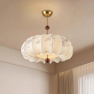 Lampe de chambre à coucher en tissu de style français, lustre de salle à manger rétro américain, éclairage principal vintage d'Asie du Sud-Est - Product Image 1