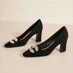 Escarpins noirs en daim à bout pointu avec décoration en strass, talon bloc, chaussures de bureau, taille 35 - Product Image 1