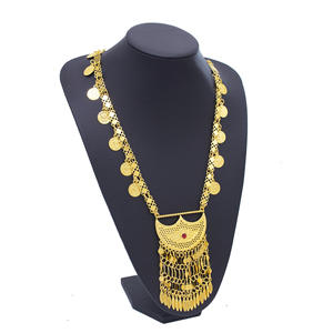 Nuova Collana Trendy con Pendente a Mezzaluna Lungo in Lega Dorata Stile Medio Orientale di Dubai, Catena in Stile Palazzo con Motivo a Bambù - Product Image 5