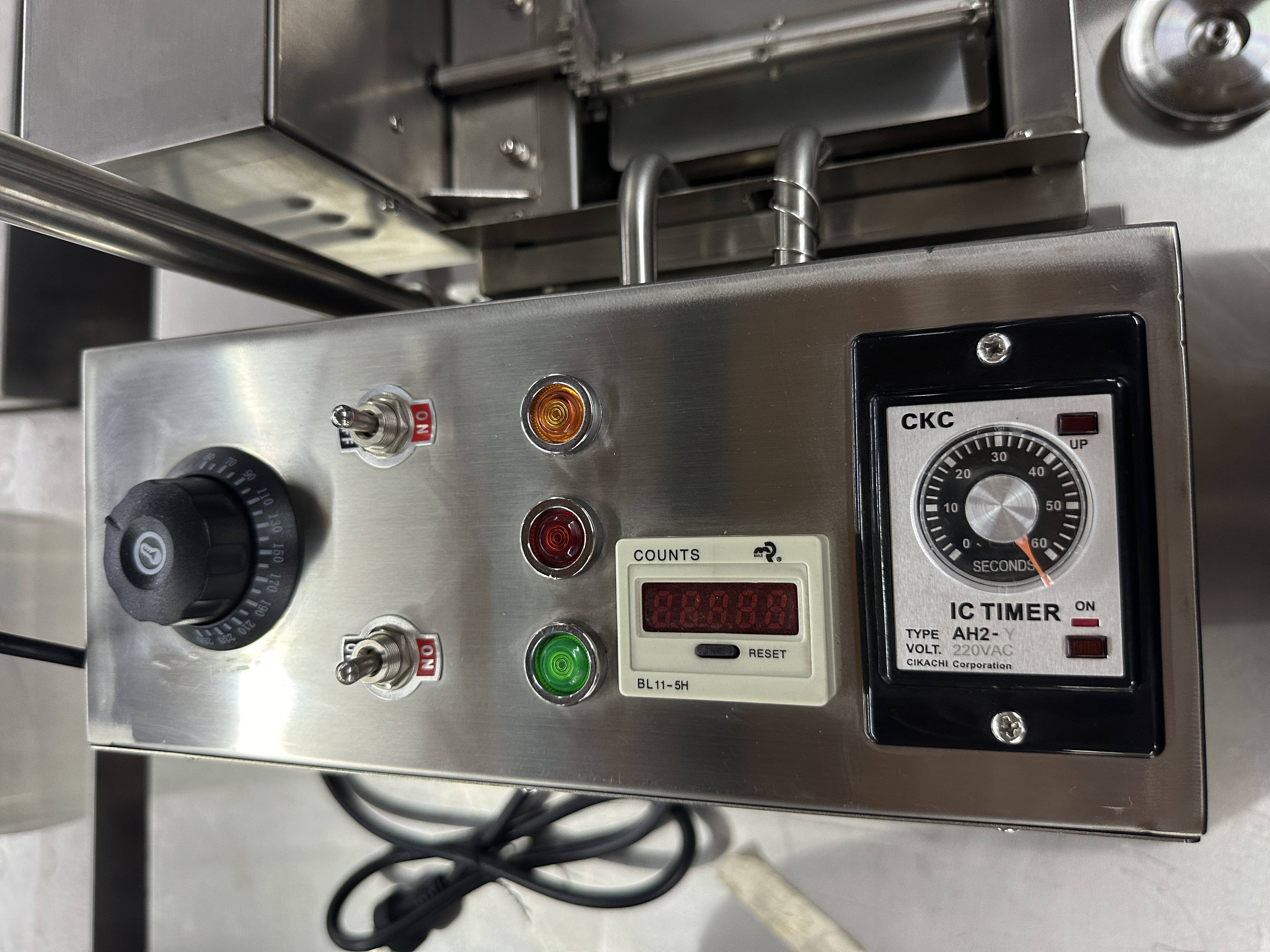 electric doughnut machine