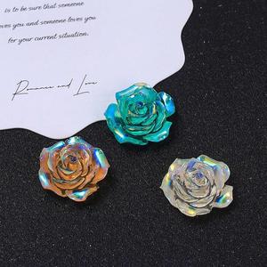 Nouveaux connecteurs créatifs en résine en forme de rose pour la fabrication de boucles d'oreilles DIY, de bijoux pour ongles et autres accessoires de mode - Product Image 1