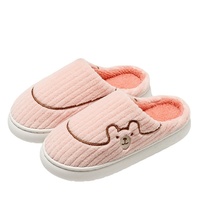 Nouvelles pantoufles en coton pour l'automne et l'hiver pour hommes et femmes, chaussures épaisses et chaudes antidérapantes, semelle extérieure en EVA en laine respirante pour l'intérieur et la maison