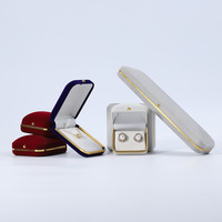 Organisateur de bijoux en velours de luxe personnalisé, emballage cadeau personnalisé imprimé, boîtes à bijoux pour bague, boucles d'oreilles, pendentif
