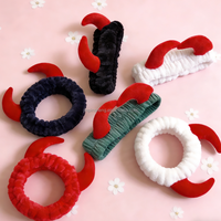 Bandeau en peluche doux et élastique en flanelle polaire corail, avec cornes colorées et mignonnes, réutilisable, antidérapant, pour le lavage du visage, le yoga, le spa et le sport, thème Noël