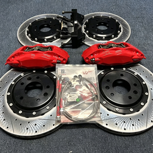 Juego de Pinzas de Freno de Cuatro Pistones, Apto para Audi A3 A4 A5, BMW E82 E87 F20 F21 F22 E46 E90, Mercedes W202, Modificación y Mejora - Product Image 1