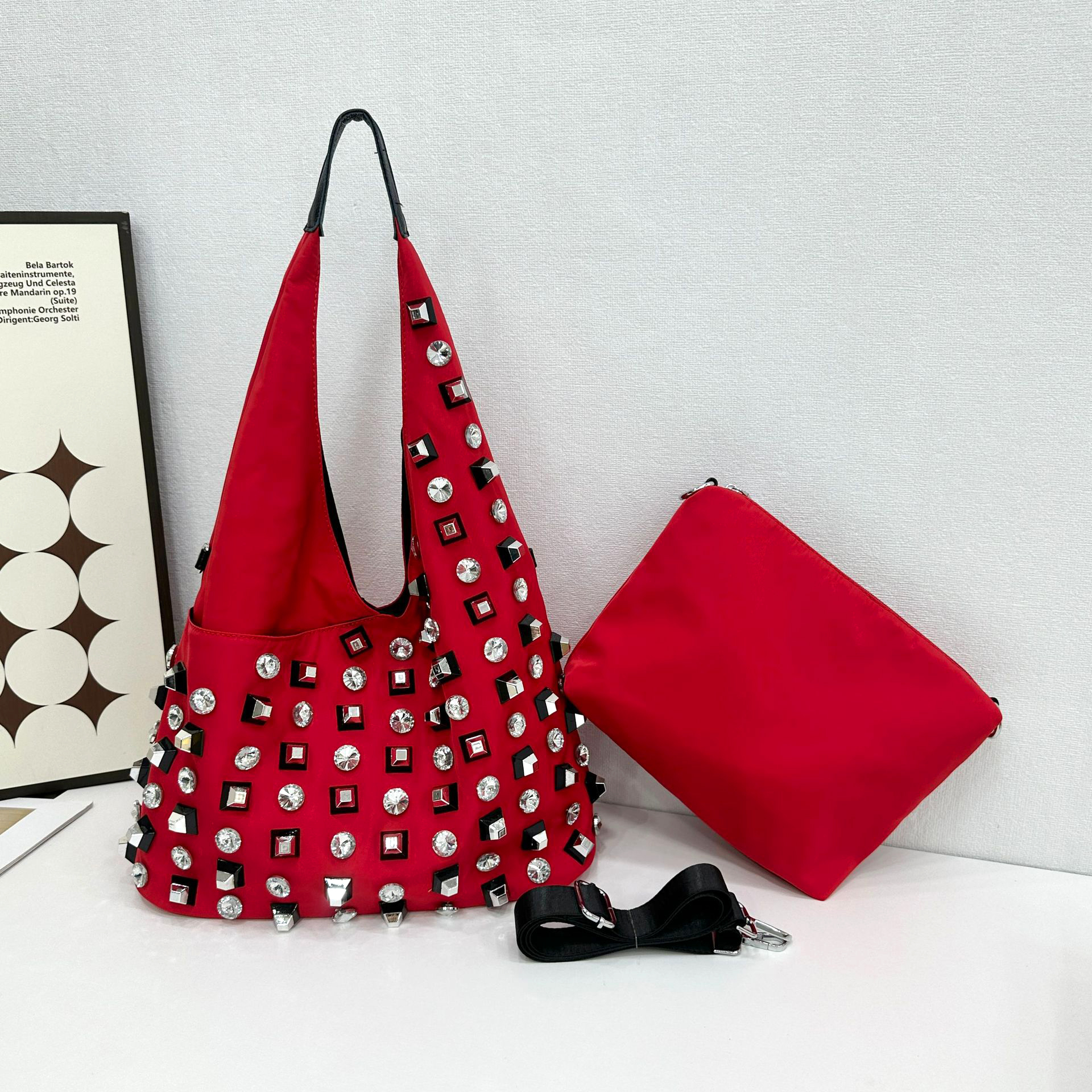 Red/diamond  251021