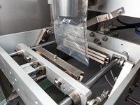 Machine de comptage et d'emballage automatique vibrante multifonctionnelle pour vis, clous et fixations verticales