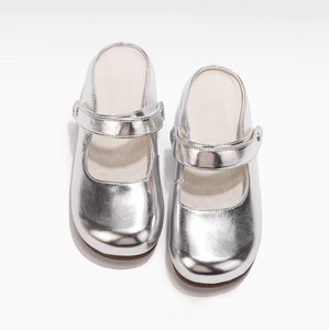 Zapatillas de mujer de cuero con acabado mate, estilo Mary Jane, con tacón medio, hebilla en forma de V, elevadas, lujosas y casuales. - Product Image 5