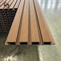 Papan Dekorasi Eksterior WPC Generasi Kedua 3D Motif Kayu Tahan Cuaca Awet