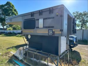 Moderna Camioneta 4x4 Ligera, Plegable e Impermeable, Estilo Camper, Conversión de Camioneta a Camper para Aventuras al Aire Libre - Product Image 3