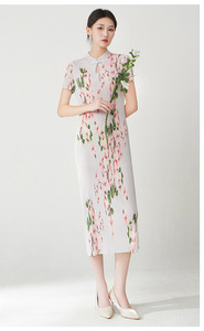 PY 2026 Elegant Style Miyake Pleated O-Neck Lantern Sleeve <b>Knee</b>-Length Ruched Solid Dress Western Clothing Women Bulk Wholesale - Product Image 5