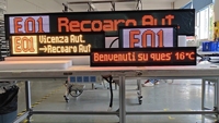 Panneau de destination de bus avec haut-parleur Affichage de la gare routière Écran LED programmable pour bus et train