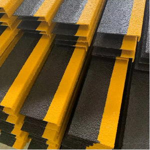 Material básico 304 316 Acero inoxidable antideslizante nariz de escalera con revestimiento de grano de carburo de silicio piezas de escalera de calidad superior - Product Image 4