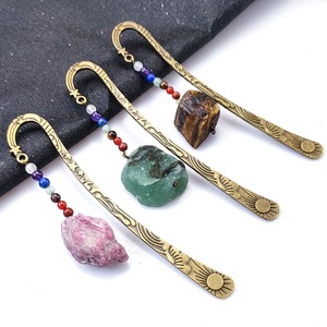 Marcapáginas <span class=keywords><strong>de</strong></span> Metal Vintage Único con Piedras Preciosas en Bruto, Energía Religiosa, Bronce con 7 Chakras, Cristales Curativos, Ideal como Regalo - Product Image 3