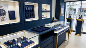 Vitrine réfrigérée avec éclairage LED pour présentation de logo, idéale pour les kiosques de soin <span class=keywords><strong>des</strong></span> sourcils, les magasins de détail et les centres commerciaux - Product Image 4