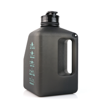 Bouteille d'eau avec support magnétique pour téléphone portable, cruche d'eau noire mate de 2,7 l, bouteille de boisson magnétique shaker gym sans bpa