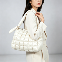 Sac à main matelassé léger et souple pour femme, petit format portable, idéal pour le quotidien, les voyages, les rendez-vous et le shopping