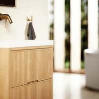 Meuble de salle de bain avec vasque en céramique au design moderne, doté de deux tiroirs, pour salles de bain principales