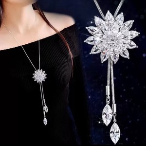 Crystal Flower Pendant Necklace With Droplet Chain For Women Everyday Wear Fashion Jewelry Accessory - Product Image 1