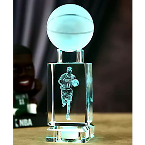 Lampe <span class=keywords><strong>de</strong></span> nuit en cristal en forme <span class=keywords><strong>de</strong></span> globe <span class=keywords><strong>de</strong></span> <span class=keywords><strong>basket</strong></span>-ball avec base lumineuse LED, artisanat en cristal en gros, gravure 3D à l'intérieur, joueur <span class=keywords><strong>de</strong></span> <span class=keywords><strong>basket</strong></span>-ball <span class=keywords><strong>NBA</strong></span> - Product Image 2
