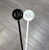 Étiquette nominative personnalisée en acrylique noir personnalisé Agitateurs de boissons de mariage Bâtonnets de cocktail Bâtonnets de cocktail initiaux