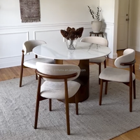 Juego de Mesa de Comedor Redonda Hobart de 5 Piezas para 4 Personas, Piedra Sinterizada Elegante con Asientos de Diseño Elegante para un Espacio Confortable