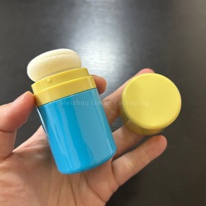 กระปุกแป้งฝุ่นทรงกลม 15 กรัม ยี่ห้อ ISMAN พร้อมพัฟ สำหรับใส่แป้งฝุ่นแบบพกพา ใช้ได้กับแป้งแต่งหน้า แป้งปิดริ้วรอย และแป้งปัดผม - Product Image 5