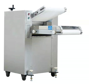 Rouleau à pâte électrique de style européen 520E avec pédale pour boulangerie - Rouleau à pâte électrique de style européen - Product Image 1