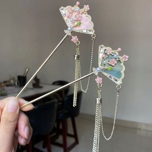 เครื่องประดับผมผู้หญิงสไตล์ยุโรปอเมริกัน ทำจากโลหะผสม พู่ห้อยยาว 18 ซม. เหมาะสำหรับใส่ในชีวิตประจำวันและงานปาร์ตี้ ดีไซน์รูปพัด สวยงามสง่างาม - Product Image 1