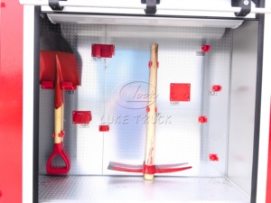 Camion de pompiers tout-terrain ISUZU 4x4, 100% quatre roues motrices, 2m³ pour la lutte contre les incendies forestiers - Product Image 6