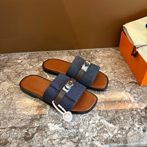 Sandales plates d'été pour femmes, confortables, à bout ouvert, avec empeigne en sangle tendance, en cuir véritable - Product Image 1