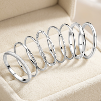 Gaovo – Lot de 8 bagues fines torsadées en acier inoxydable pour femme, empilables, argentées, minimalistes et modernes, pour le pouce