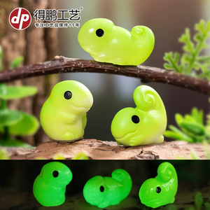 Figurines miniatures de caméléon en résine, ornements de bureau qui brillent dans la nuit, décorations animales pour enfants et adultes - Product Image 1