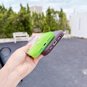 <span class=keywords><strong>Coque</strong></span> <span class=keywords><strong>transparente</strong></span> magnétique effet dégradé coloré au toucher doux pour <span class=keywords><strong>iPhone</strong></span> <span class=keywords><strong>13</strong></span> 14 15 16 17 18 Pro Max, compatible charge sans fil et antichoc - Product Image 4