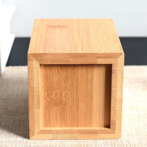 Mini Casa di Natale Esagonale in Legno Inciso per Decorazione Rustica a Più Livelli - Product Image 4