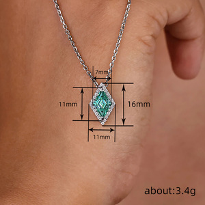 Collana con ciondolo a forma di diamante per donna, gioielli semplici e alla moda, regalo per l'uso quotidiano - Product Image 4
