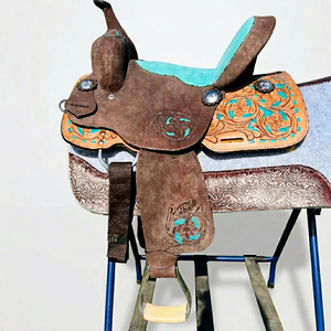 Silla de Montar de Cuero Genuino Ligera de Alta Calidad Premium, Hecha a Mano, para Rodeo, Carreras de Barriles y Espectáculos Ecuestres - Product Image 1