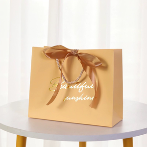 Bolsa de Regalo de Cartón Personalizada de Lujo para Ropa y Lencería, Cinta Decorativa al por Mayor para Empaque de Calzado - Product Image 3