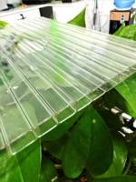 Plaque PC de qualité professionnelle : Panneaux en polycarbonate à double paroi robustes pour un toiture commercial fiable.