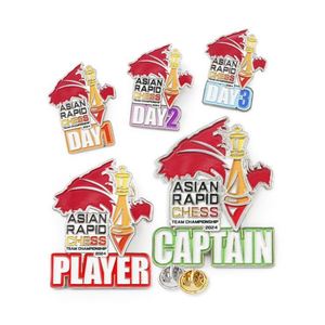 Pin de solapa personalizado de metal con diseño de dibujos animados japoneses, insignia de esmalte duro, pin para sombrero de anime japonés, cadena, impresión UV, tipo bronce y latón - Product Image 3