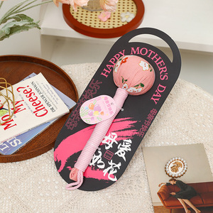 Nuovo <span class=keywords><strong>Regalo</strong></span> per la Festa della Mamma 2026 per Madre o Suocera, Set Souvenir di Alta Qualità con Martello di Artemisia, Pratico e Creativo - Product Image 6