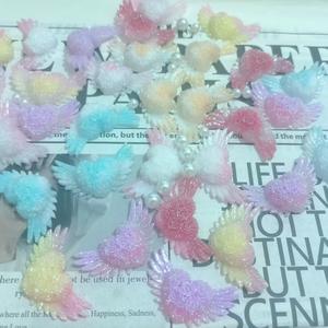 إكسسوارات دبوس شعر على شكل قلب مضيء بأجنحة الحب، مصنوعة يدويًا من البلاستيك/الراتنج بتقنية التنقيط - Product Image 3