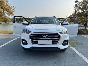 Voitures d'occasion <span class=keywords><strong>Hyundai</strong></span> <span class=keywords><strong>Tucson</strong></span> IX35 SUV LHD Automatique Traction avant 2.0L Faible kilométrage Sans accident Exportation Vente en gros 2017 2018 <span class=keywords><strong>2019</strong></span> 2020 - Product Image 2