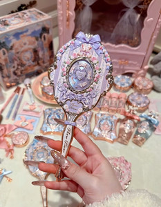 มีสินค้าในสต็อก ฮัว จือเซียน บัง นี กระจกแต่งหน้าแบบมือถือสำหรับสวนพร้อมไฟ รุ่นลิมิเต็ดอิดิชั่น สีม่วง สินค้าใหม่ - Product Image 1