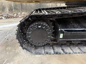 Excavatrice Caterpillar 320C à châssis renforcé et résistant à l'usure, 1589 heures de travail, pour travaux de réparation routière et travaux de terrassement. - Product Image 6